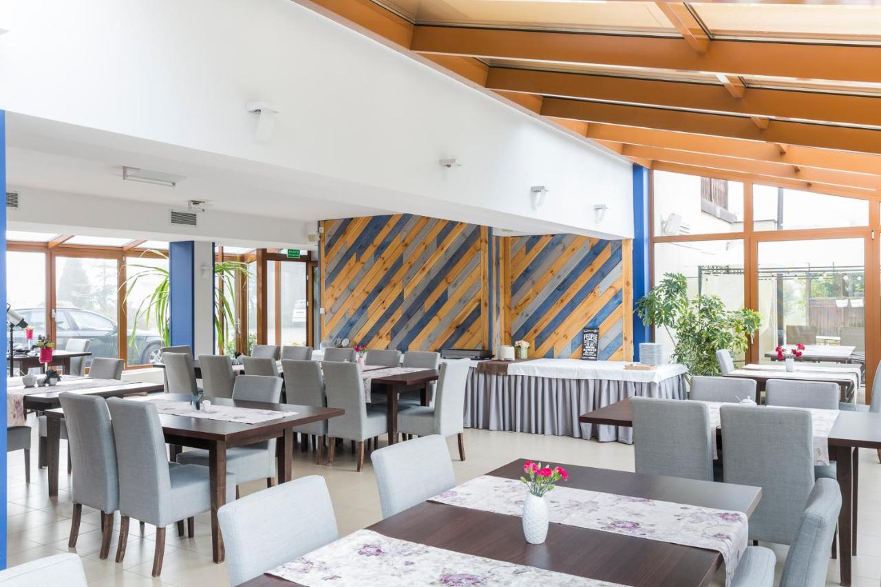 Hotel Noce I Dnie Postołowo Exterior foto